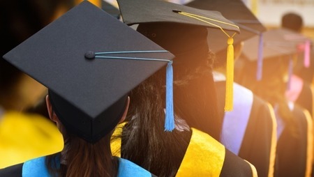 5 Reasons to Hire a Graduate (and 5 Reasons Not To)