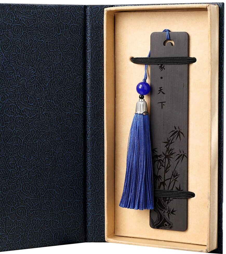 Handmade wooden bookmark by Melyaxu