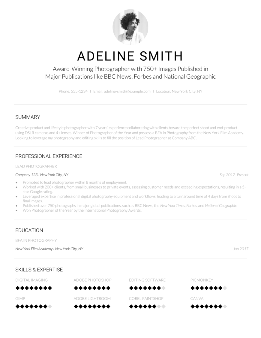 Photographer Résumé Example - Chic Template