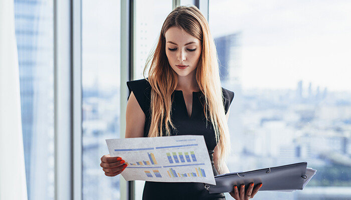 Financial analyst